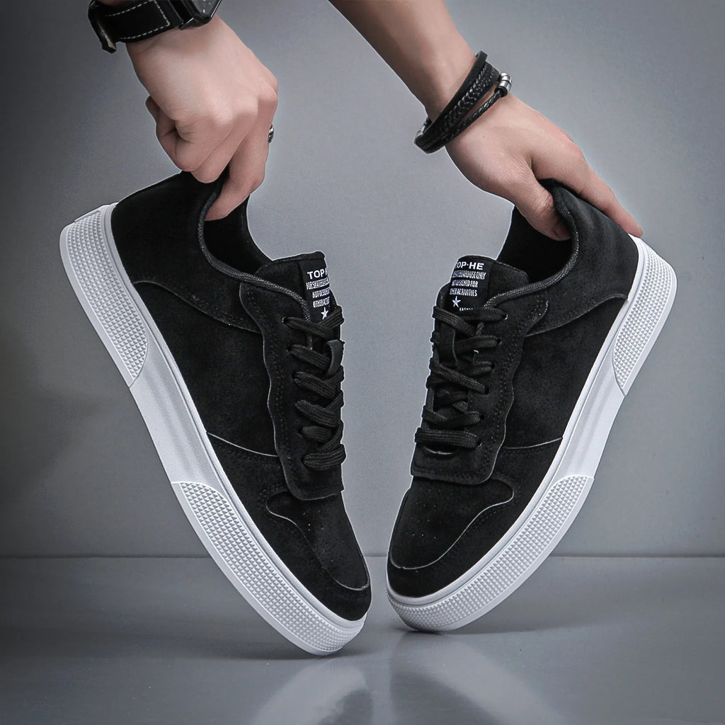 Men's shoes 2025 leather face fashionable and versatile trend casual board shoes soft soled low top shoes for men
