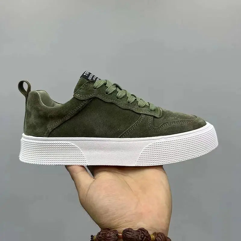 Men's shoes 2025 leather face fashionable and versatile trend casual board shoes soft soled low top shoes for men