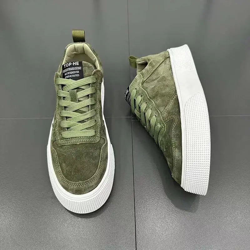 Men's shoes 2025 leather face fashionable and versatile trend casual board shoes soft soled low top shoes for men